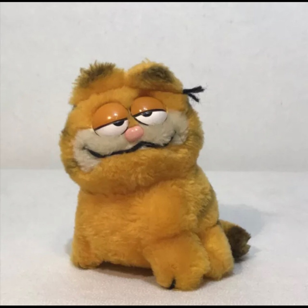 Vintage Dakin 1981 Garfield Orange Cat Stuffed 5" Tall Toy